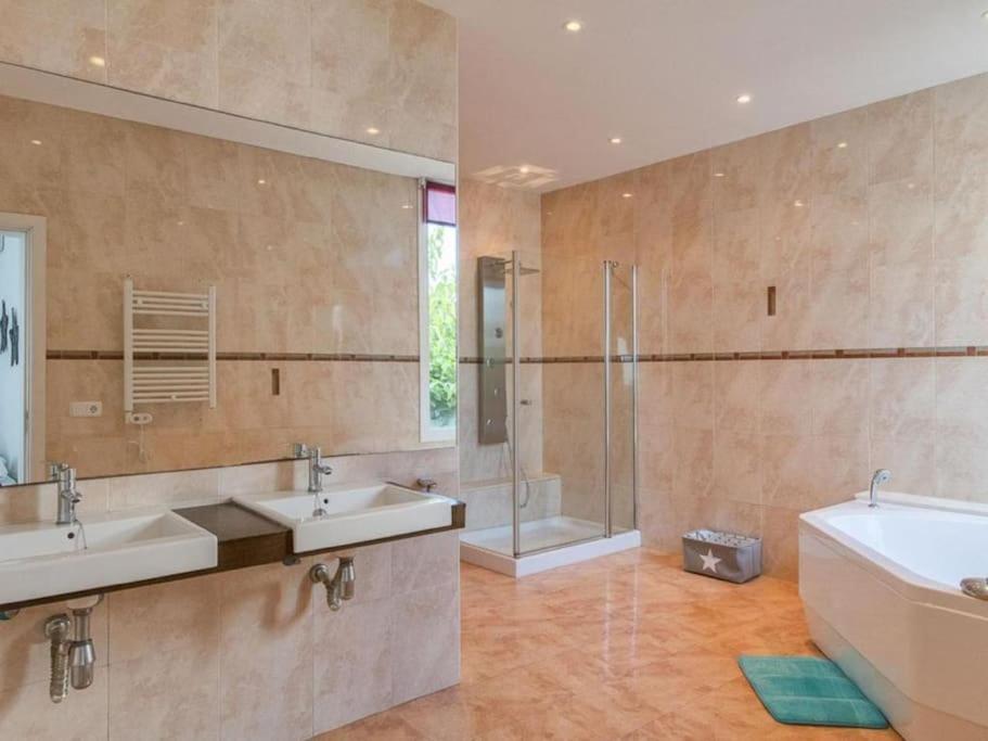 Villa Blanca Lloret de Mar Eksteriør bilde